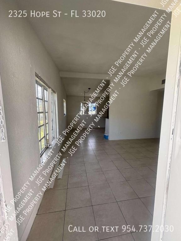 Foto del edificio - 2325 Hope St