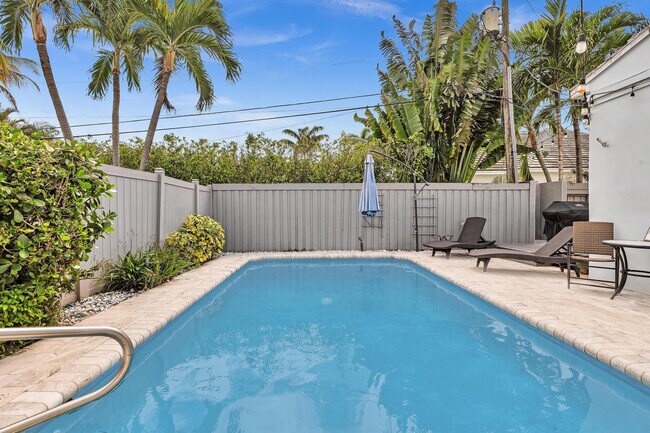 Foto del edificio - 746 NE 16th Terrace