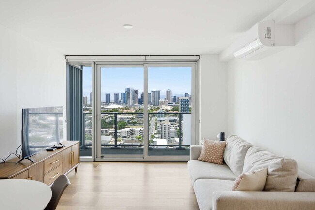 Foto del edificio - Fully Furnished 1-Bedroom at The Park on Ke‘eaumoku – Liona Tower