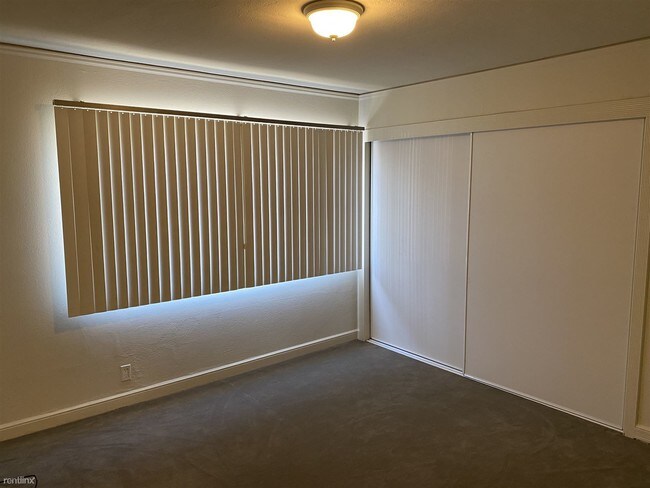 Building Photo - 2 br, 1 bath  - 434 Milton Ave Apt 1