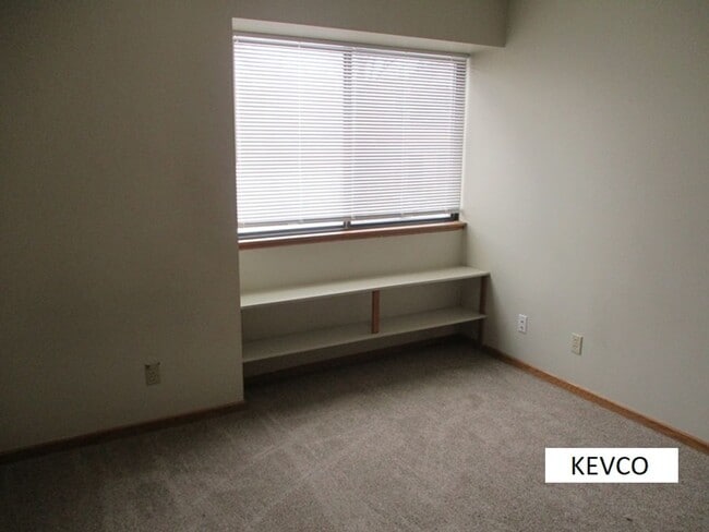 Foto del edificio - Second-Story Apartment Near Horsetooth!