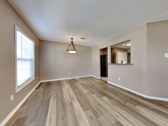 Building Photo - 4049 Winfield