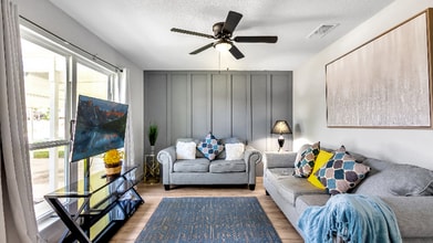 Building Photo - 1322 Meadow Knoll Dr