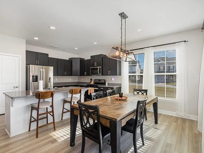 Building Photo - Earn Wealth While Leasing - Like a Homeowner - Lease to Own