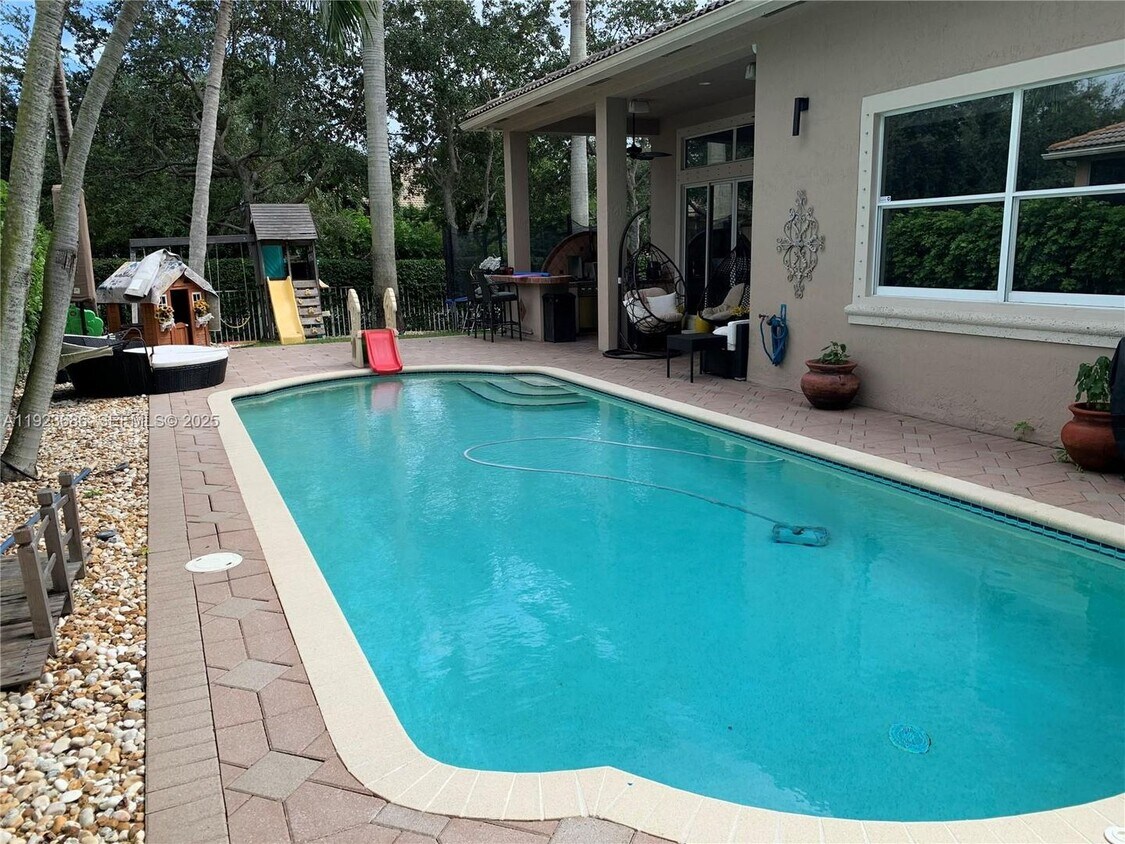 Primary Photo - 6013 NW 56th Dr