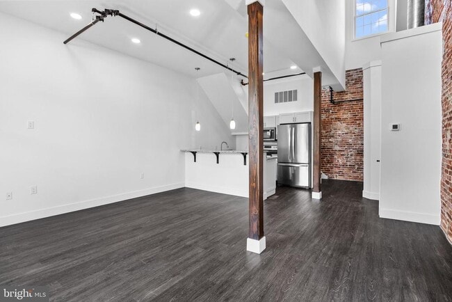 Building Photo - 819 Blooming Glen Rd