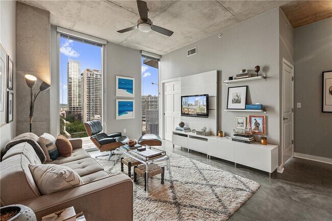 Building Photo - 360 Nueces St