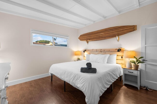 Building Photo - 1238 Essex St