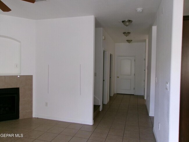 Building Photo - 4704 Pistolero Ln