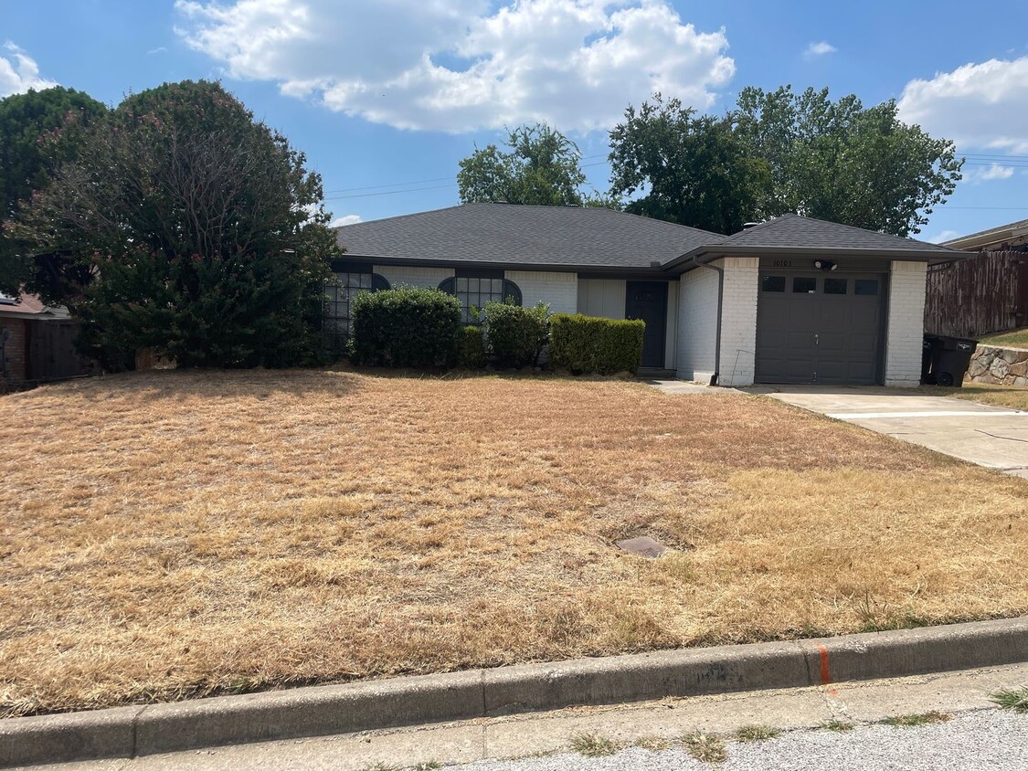 Primary Photo - Cutie rental in 76108 - ready for move in!