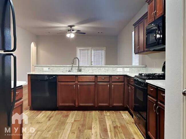 Foto del edificio - 306 Lazy Pine Ct