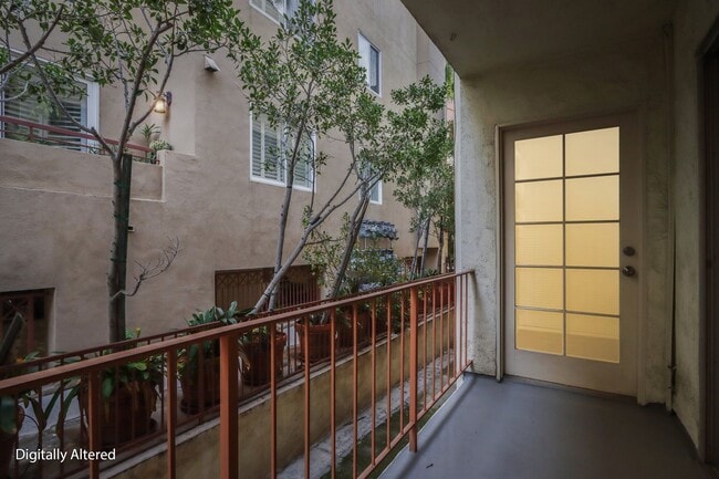 Interior Photo - 312 S. Willaman Drive