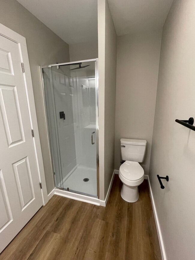 Baño principal - The LUX off Linden