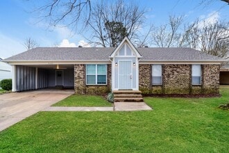 Building Photo - 7135 Hillshire Dr
