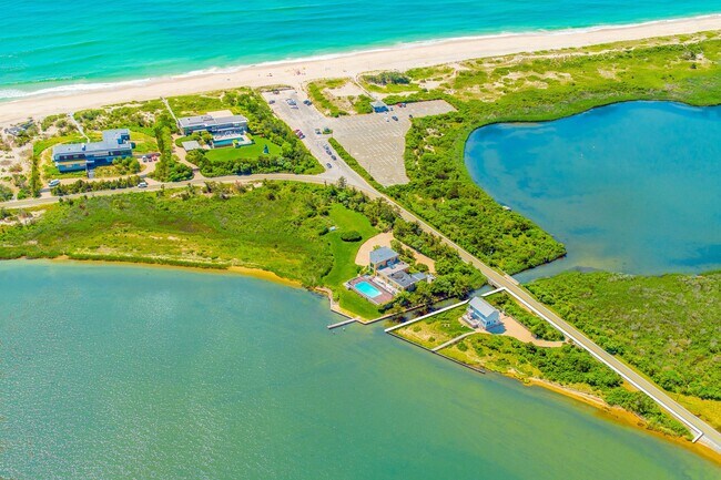 Foto del edificio - 1025 Flying Point Rd