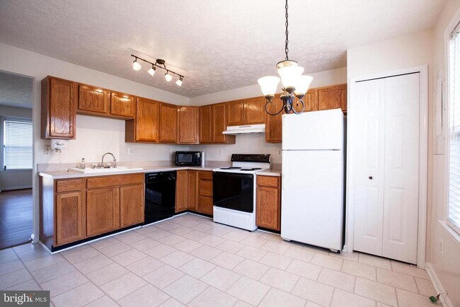 Foto del edificio - 10502 Guilderland Ct