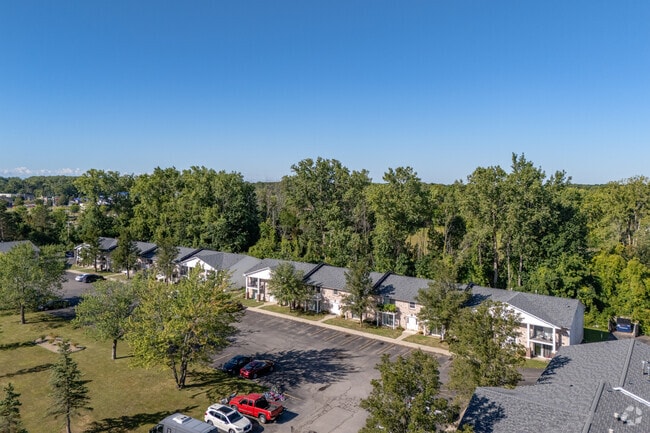 Building Photo - West Summerset Apartments