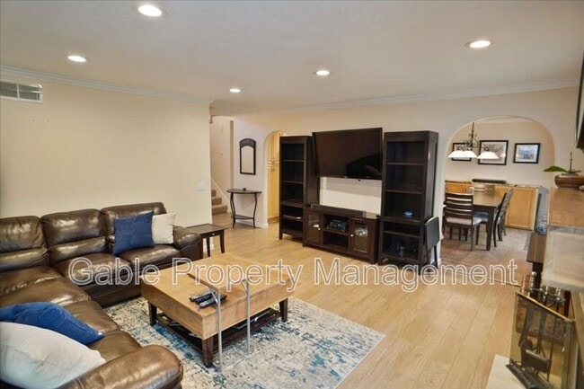 Foto del edificio - 15845 Rosehaven Ln