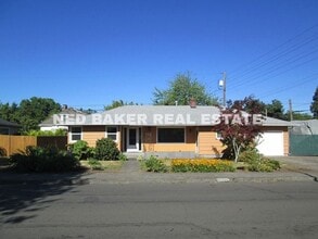 Building Photo - 1595 23rd St NE
