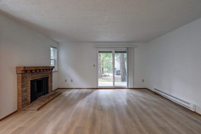 Foto del edificio - Newly updated 2 Bedroom Bellevue Condo is ...