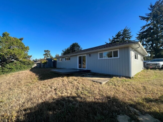 Building Photo - 511 N Cammann St