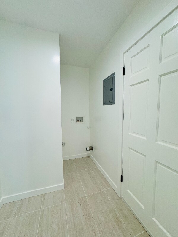Foto del edificio - 8861 Elm Ave