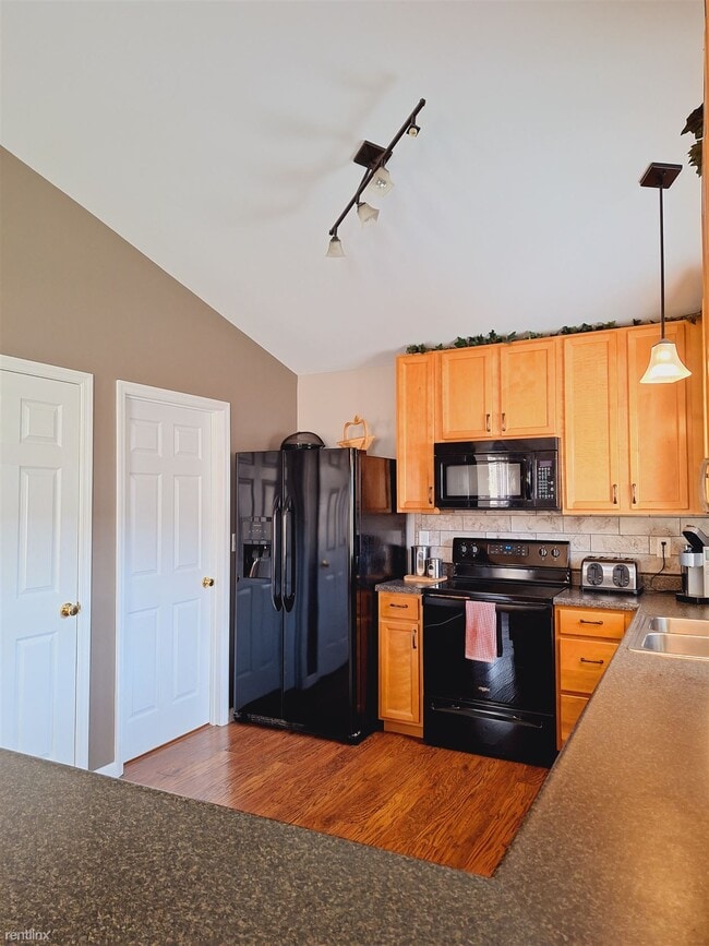 Building Photo - 3 br, 2 bath House - 1120 Duxbury Lane