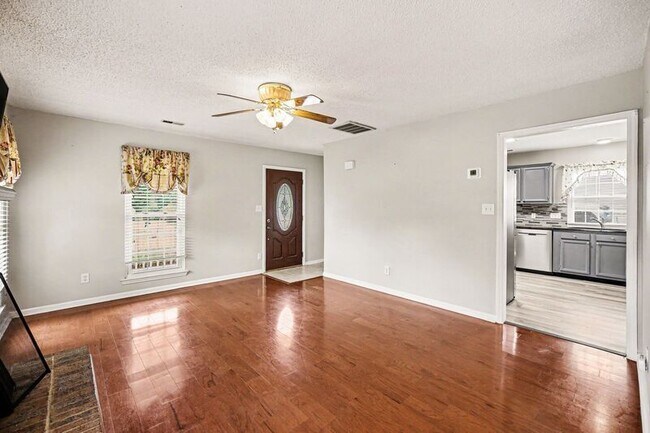 Foto del edificio - 7601 Swedish Ivy Ln