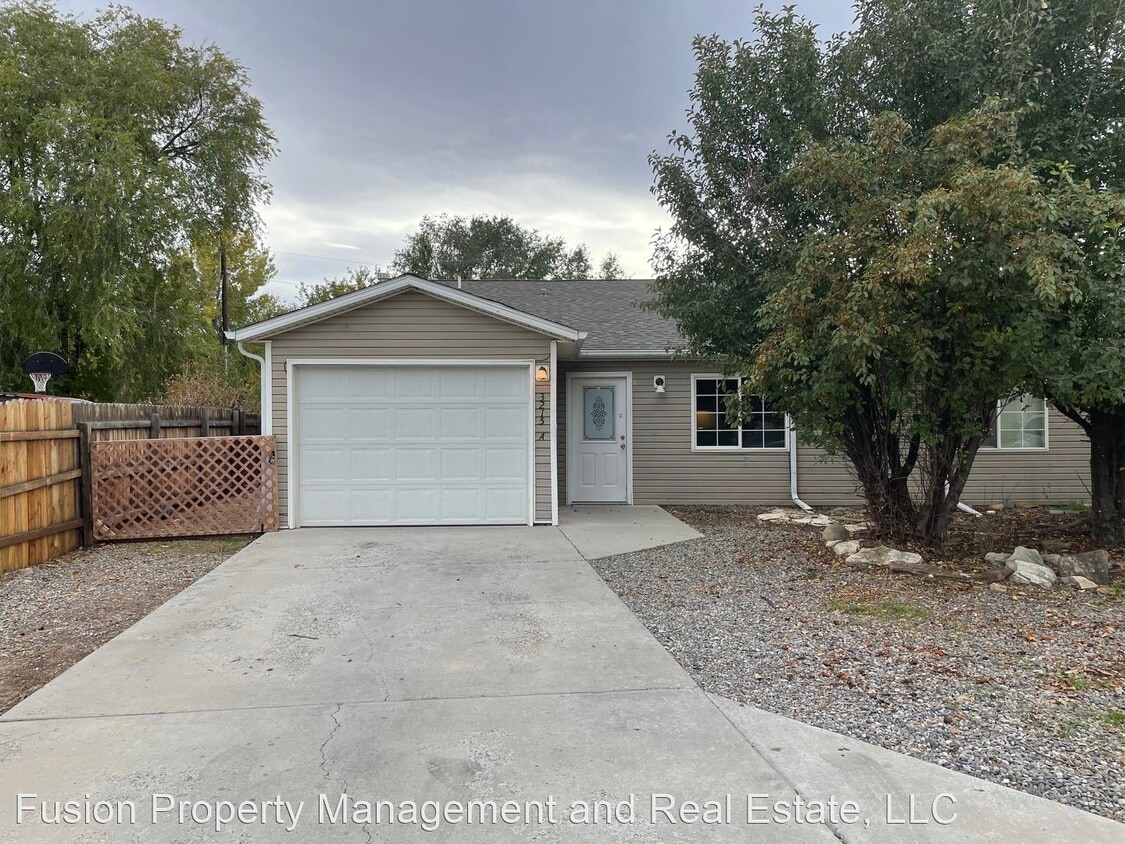 3 br, 2 bath House 3215 Chipeta Court, A House Rental in Clifton