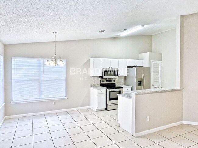 Building Photo - FREE JANUARY RENT! MOVE IN BY 12/24 AND PO...