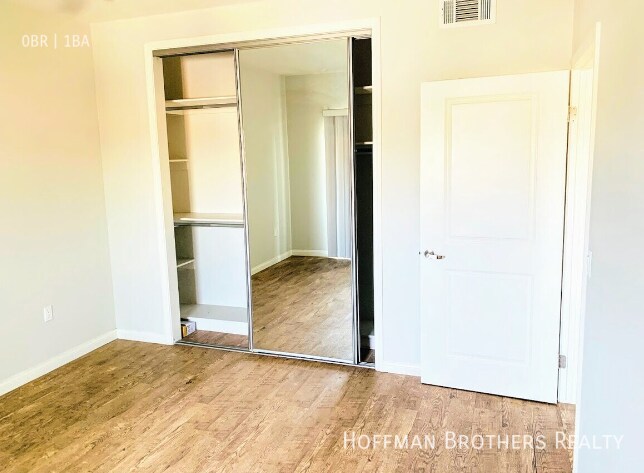 Foto del edificio - 15313 Cabrito Rd Van Nuys, CA 91406