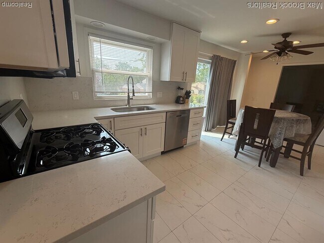 Foto del edificio - 4803 Thorntree Dr