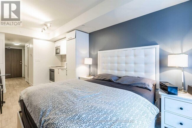 Photo du bâtiment - 27 Bathurst St