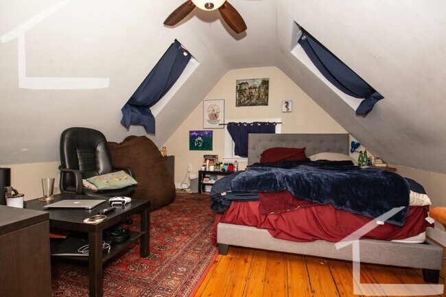 Building Photo - 62 Parsons St