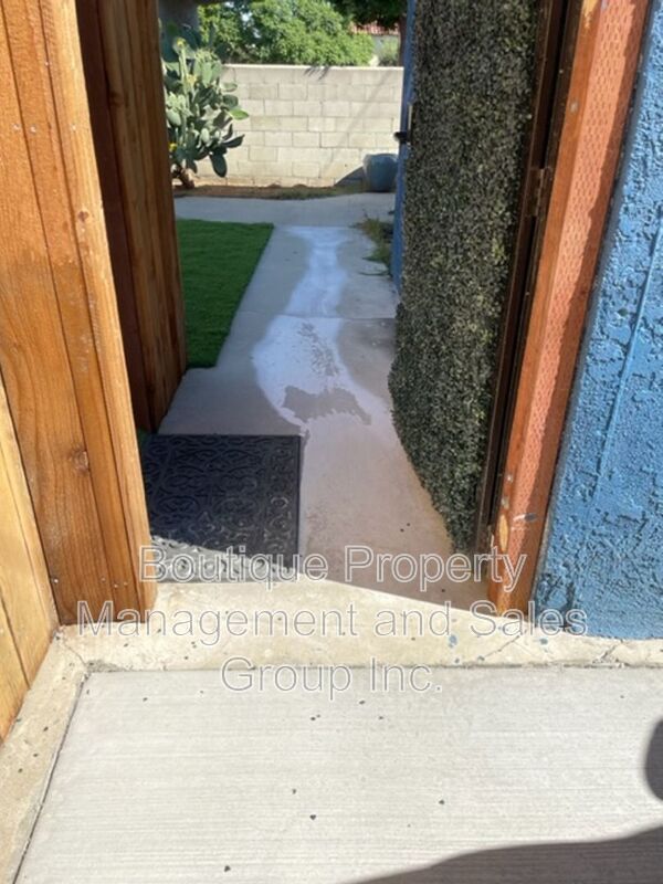 Foto del edificio - 792 Termino Ave