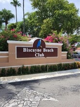 Building Photo - 10440 SW 156th Ct