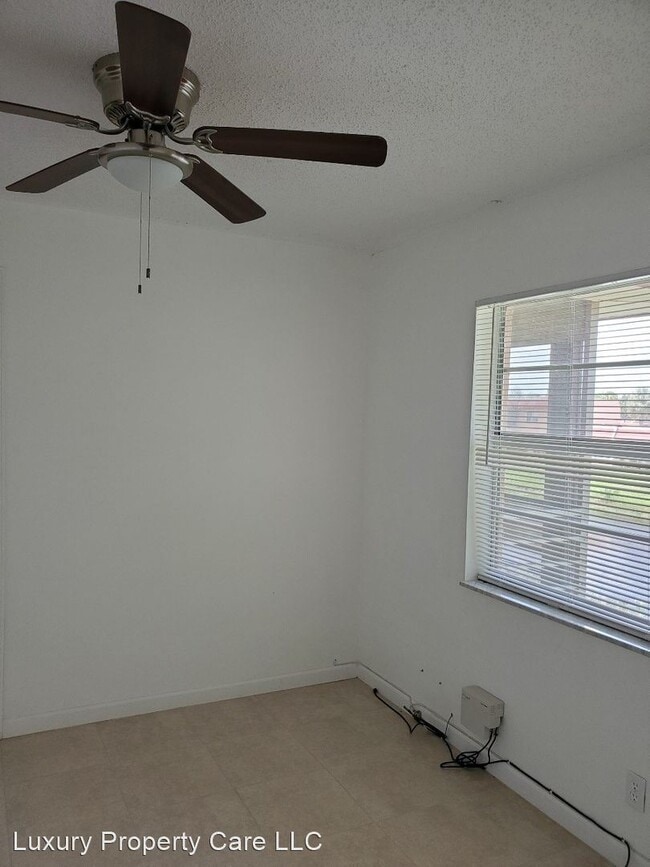 Building Photo - 2 br, 2 bath House - 235 Lake Dora Drive