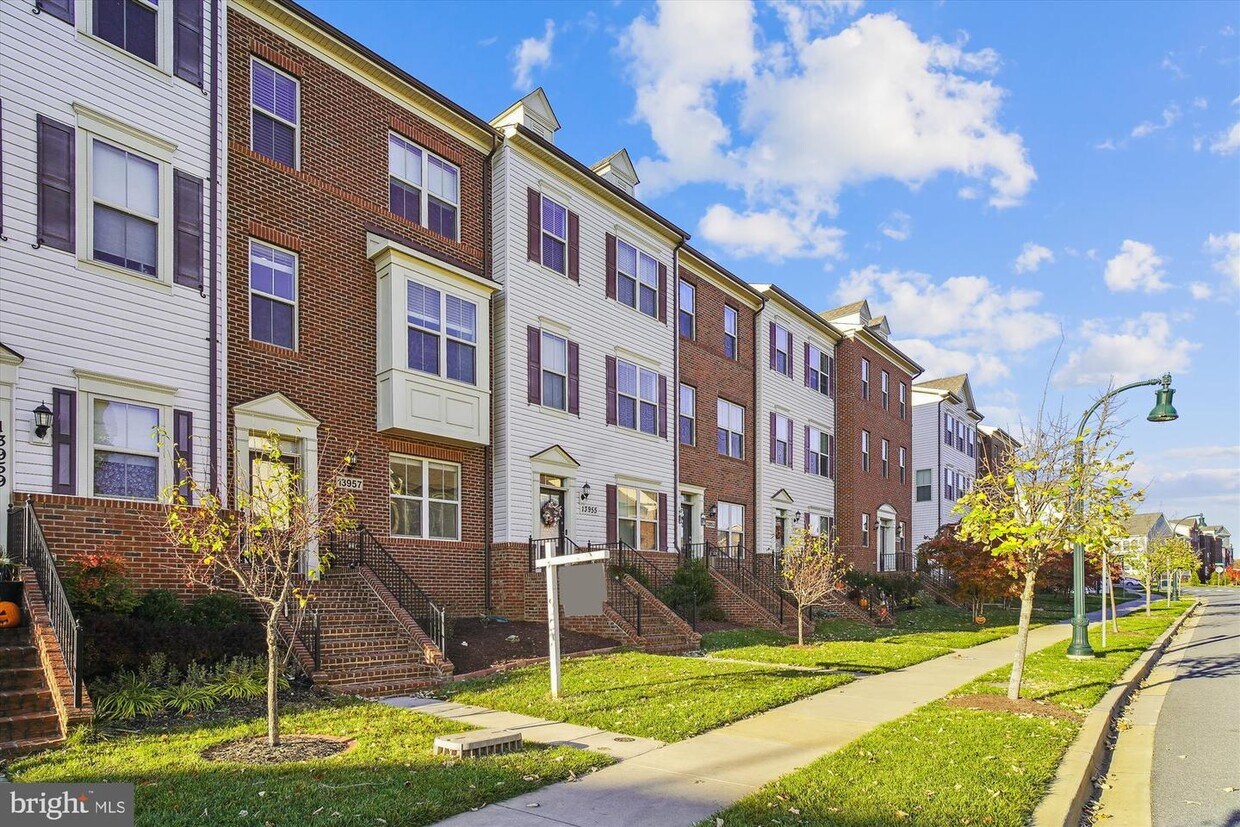13957 Estuary Dr, Clarksburg, MD 20871 Townhome Rentals in Clarksburg