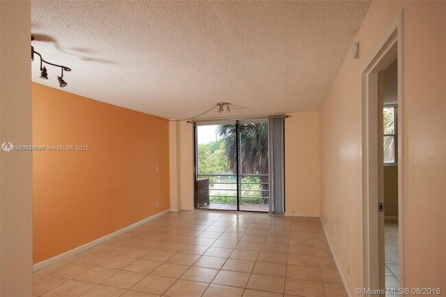 Foto del edificio - 2821 N Miami Beach Blvd