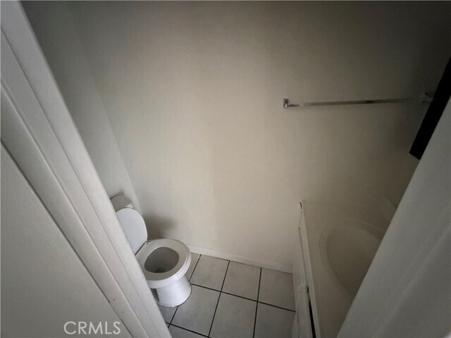 Foto del edificio - 16740 Village Ln