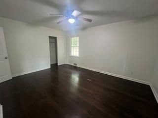 Building Photo - 2032 S Akin Dr