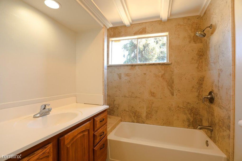 Building Photo - 3 br, 2 bath House - 408 Broadway