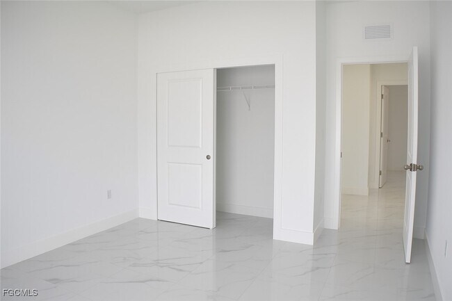 Building Photo - 3813 25th St SW