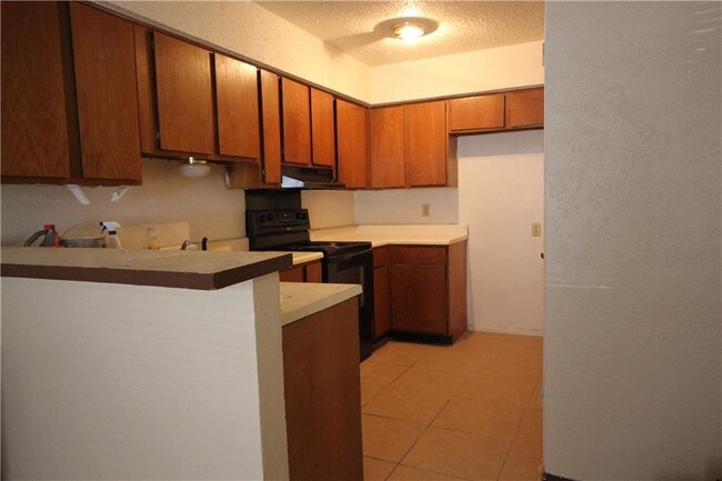 Building Photo - 505 Lenora Dr