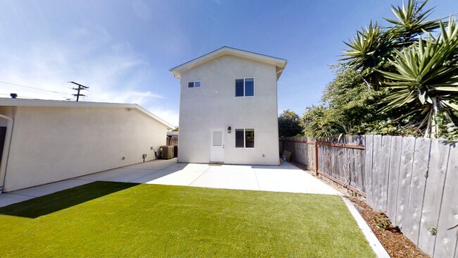 Foto del edificio - PRIVATE YARD!! 4BD/2BR, Corner of Tipton a...