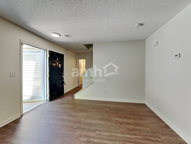 Foto del edificio - 505 Kingsman Ln