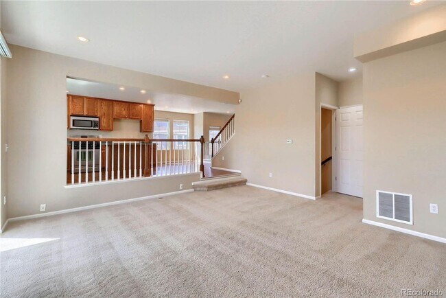 Foto del edificio - Gorgeous 4 bedroom in the highly sought af...