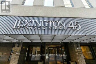 Building Photo - 45 Carlton St.