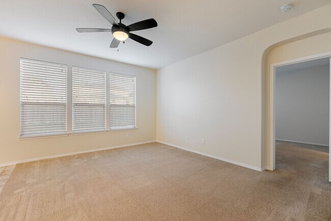 Foto del edificio - Modern Comfort Meets Texas Charm in Manor