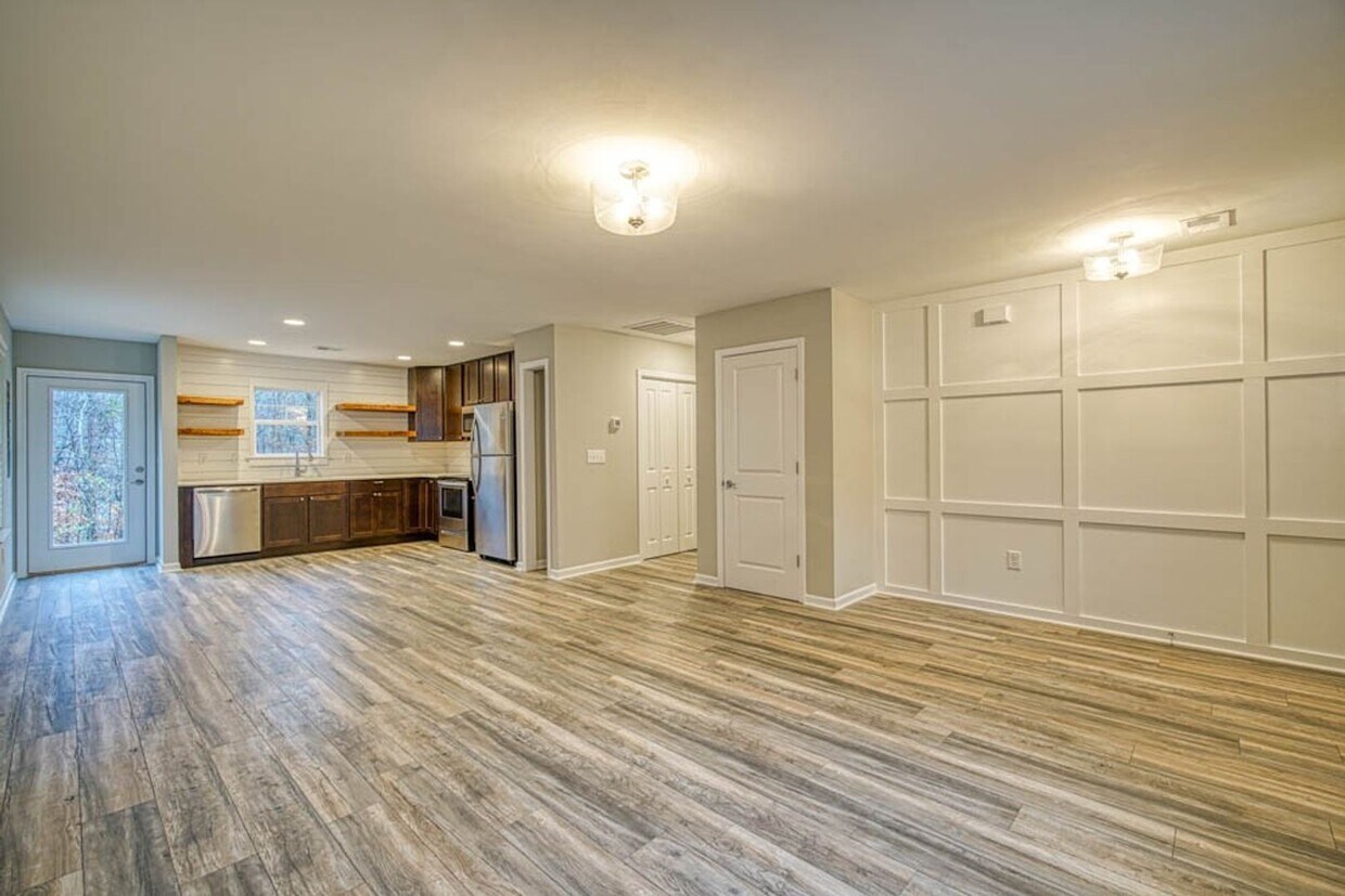 Foto principal - Craftsman Style Home in Greer